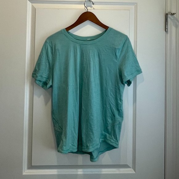 LIGHT BLUE SWIFTLY TECH SHORT SLEEVE SHIRT SIZE 12 LADIES LULULEMON - Picture 3 of 3